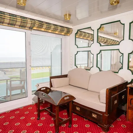 Hotel Strandperle 5*