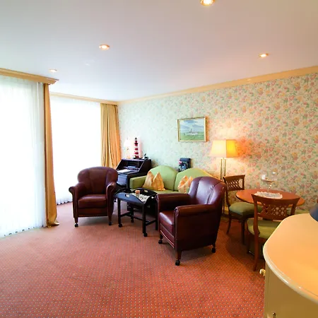 فندق Strandperle 5*